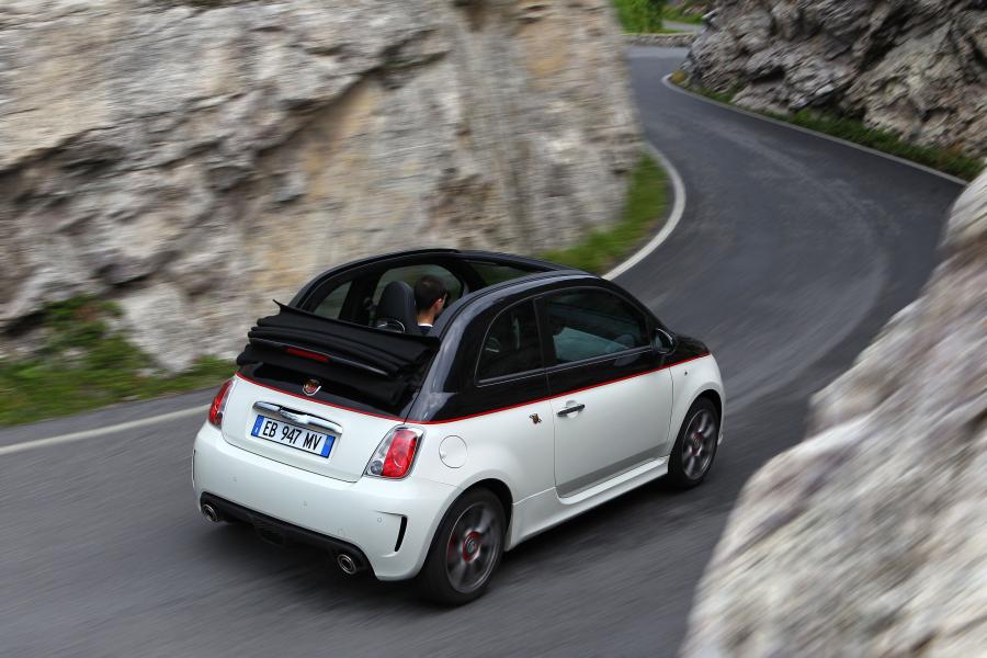  Abarth 500C 2010 года  (фото 27 из 48)